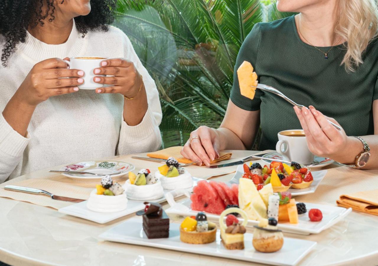 City Centre Rotana Dauhá Exteriér fotografie A typical afternoon tea