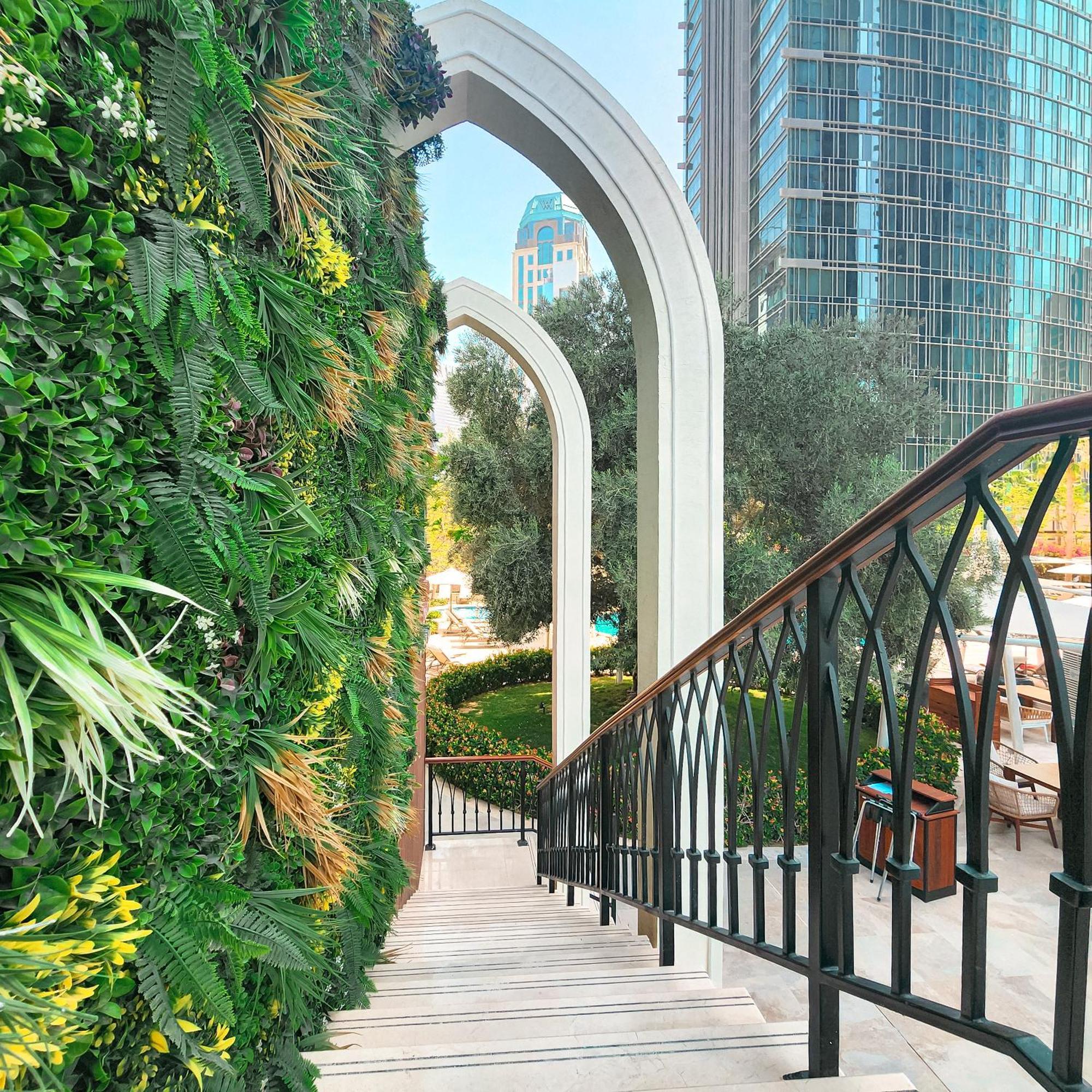 City Centre Rotana Dauhá Exteriér fotografie The Green Wall at the Four Seasons Hotel, Los Angeles